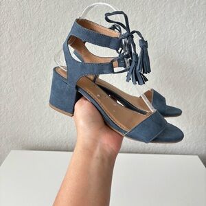 Report blue block heel SZ 5.5